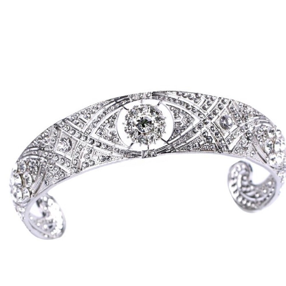 3661 Elegant Vintage Replica of Princess Meghan Tiara Crown